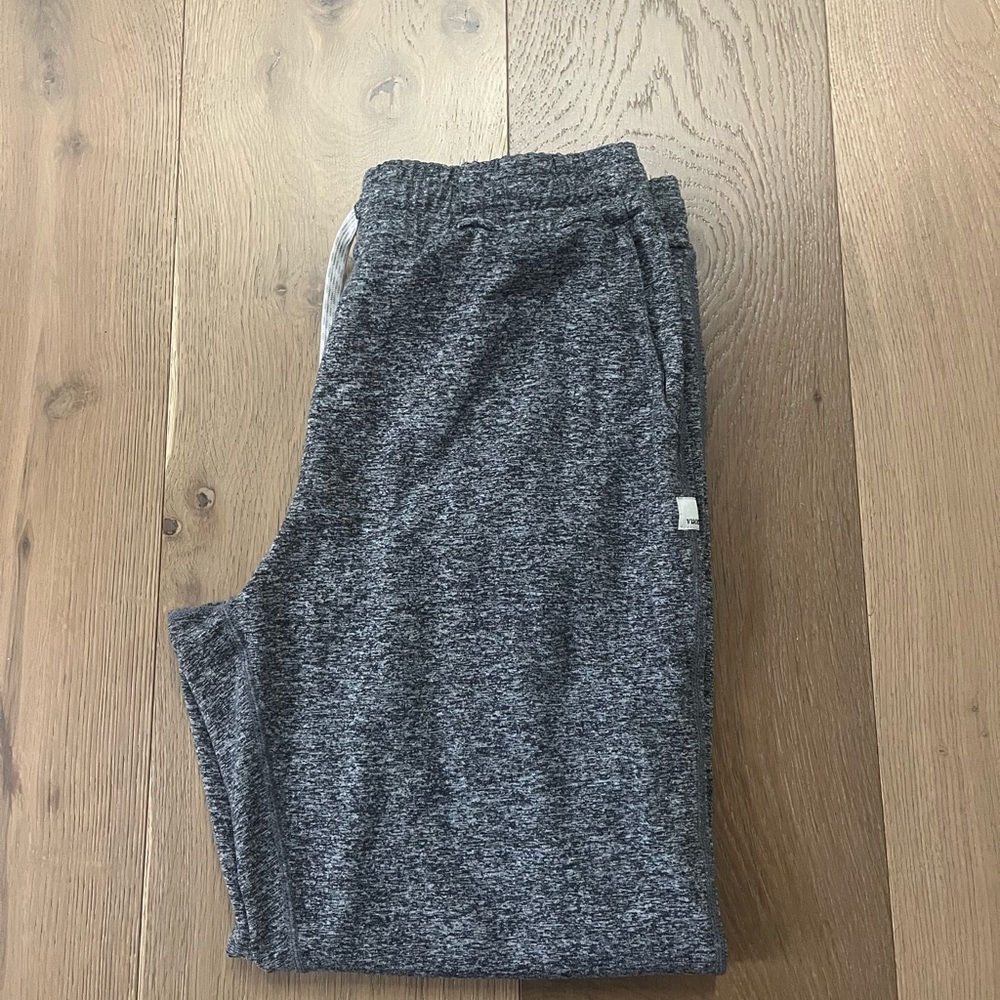 Vuori perfomance joggers